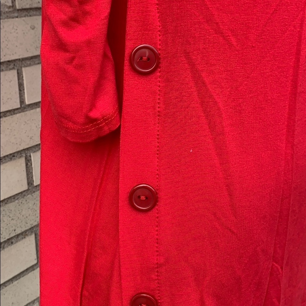 RED MATERNITY DETAILED TUNIC TOP - Picture 6 of 9